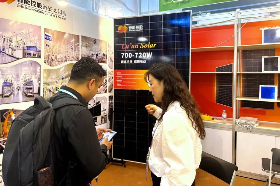 Luan Solar introduces its products to customers